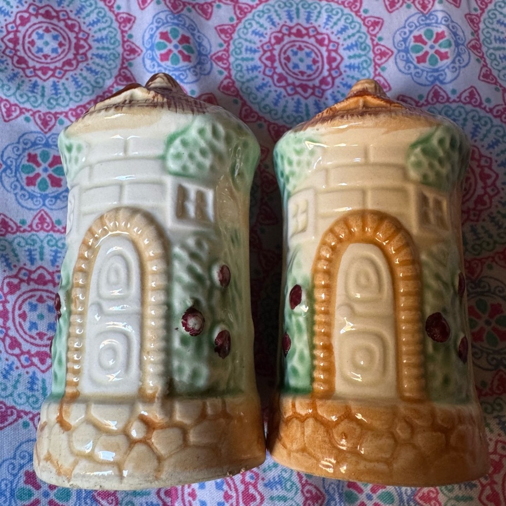 Vintage Ceramic Cottage Salt and Pepper Shakers